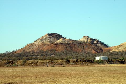 Dinosaurs and Diamantina Full Day Tour